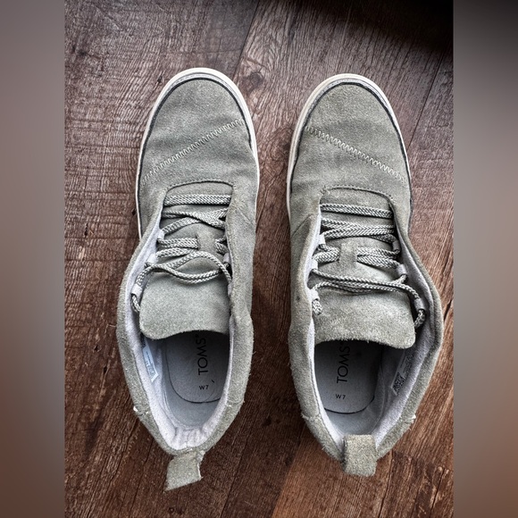 Toms ‘Riley’ Shoes - Picture 2 of 8